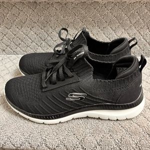 Like new comfortable sketchers
